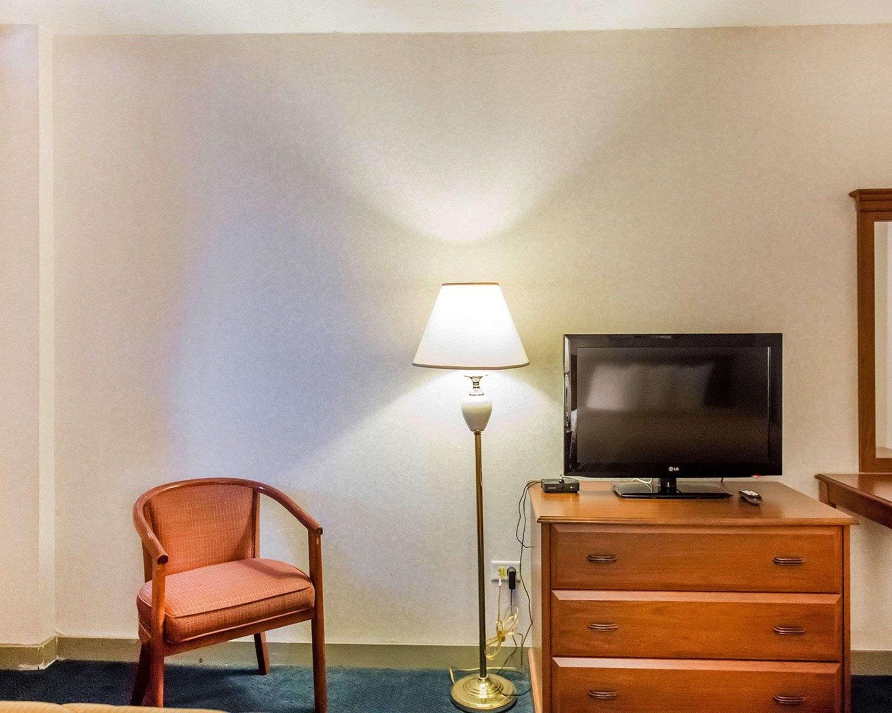 Econo Lodge Smiths Falls Εξωτερικό φωτογραφία