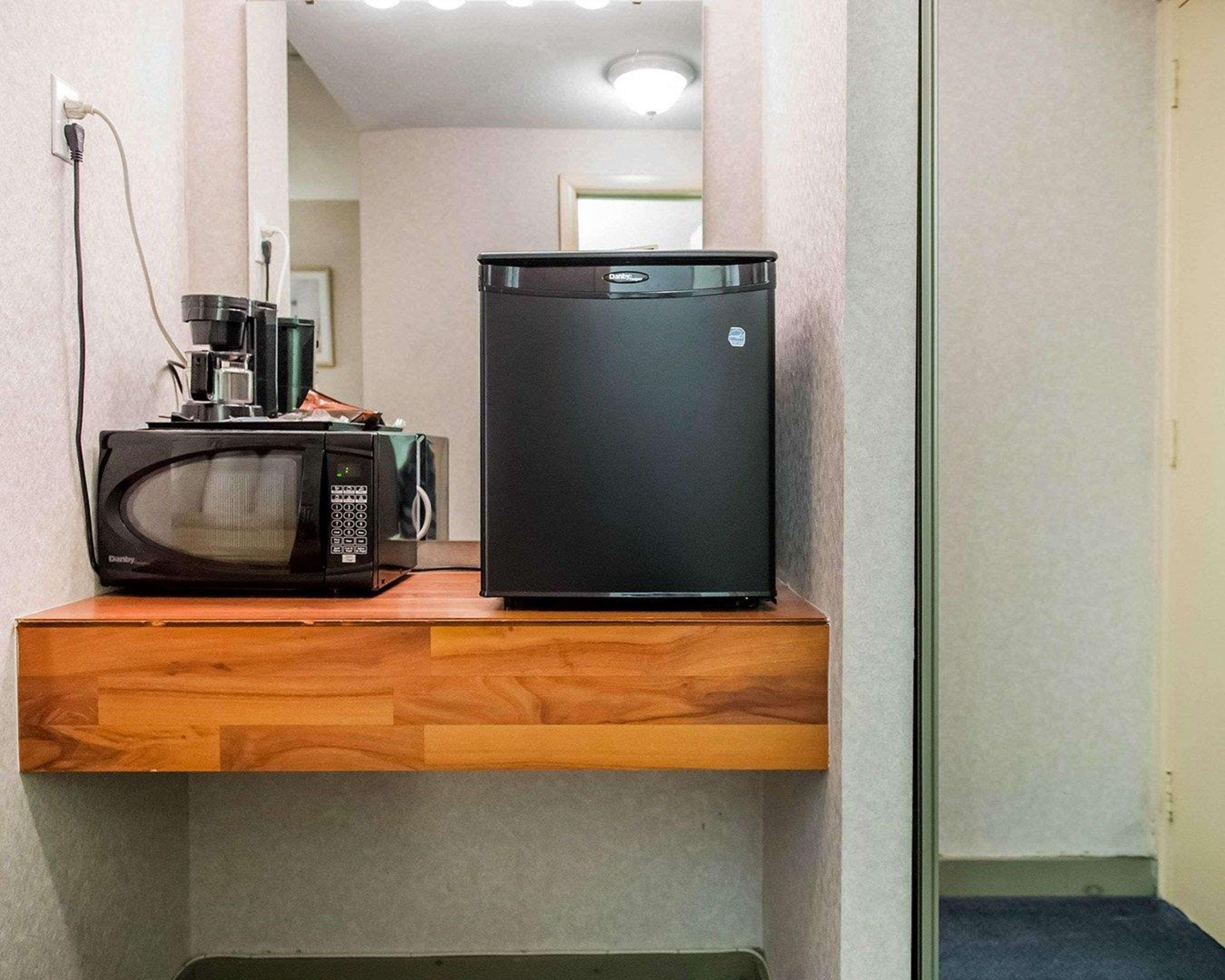Econo Lodge Smiths Falls Εξωτερικό φωτογραφία