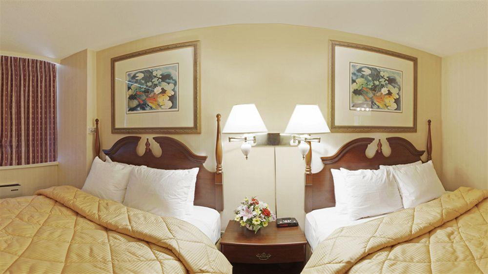 Econo Lodge Smiths Falls Εξωτερικό φωτογραφία