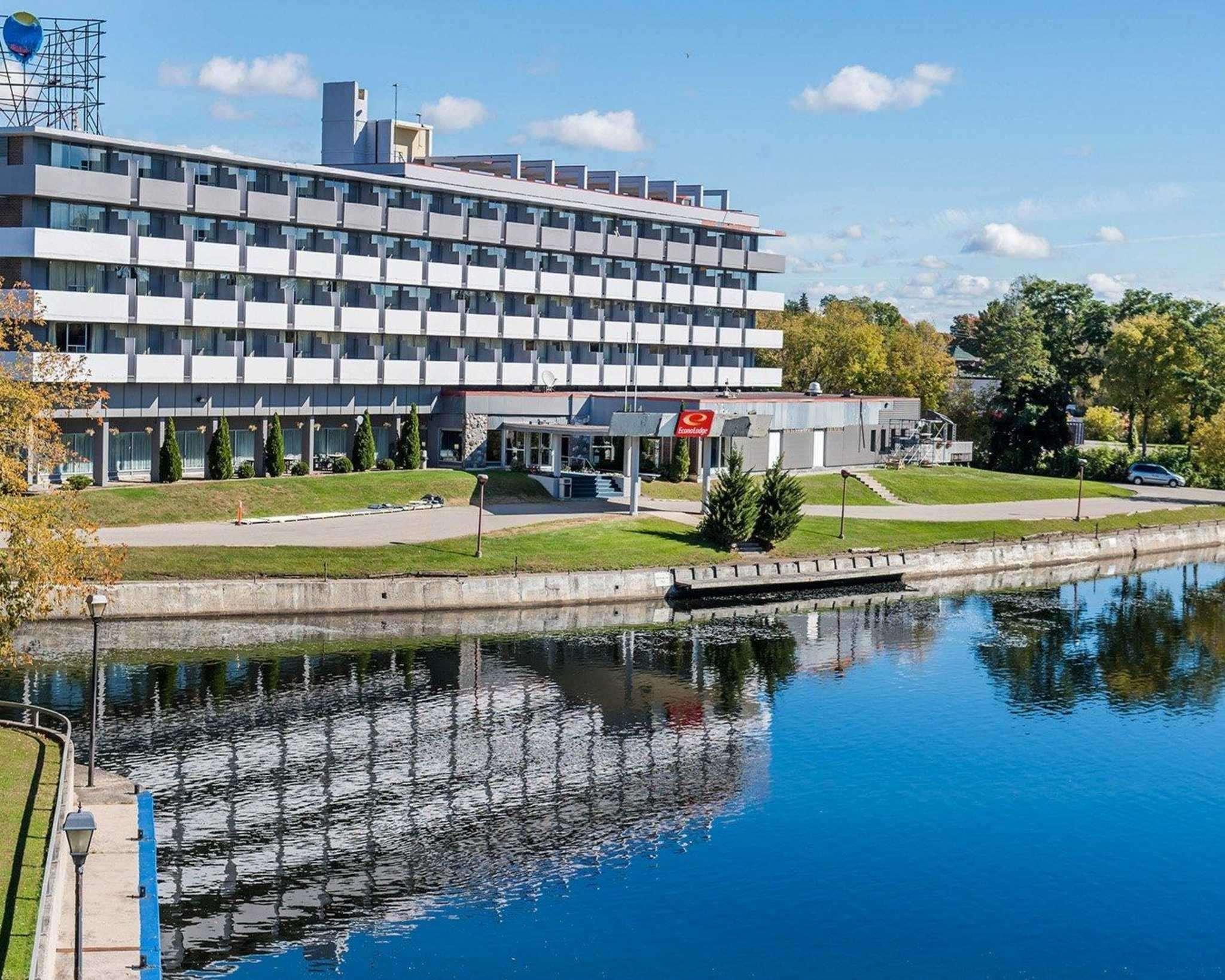 Econo Lodge Smiths Falls Εξωτερικό φωτογραφία