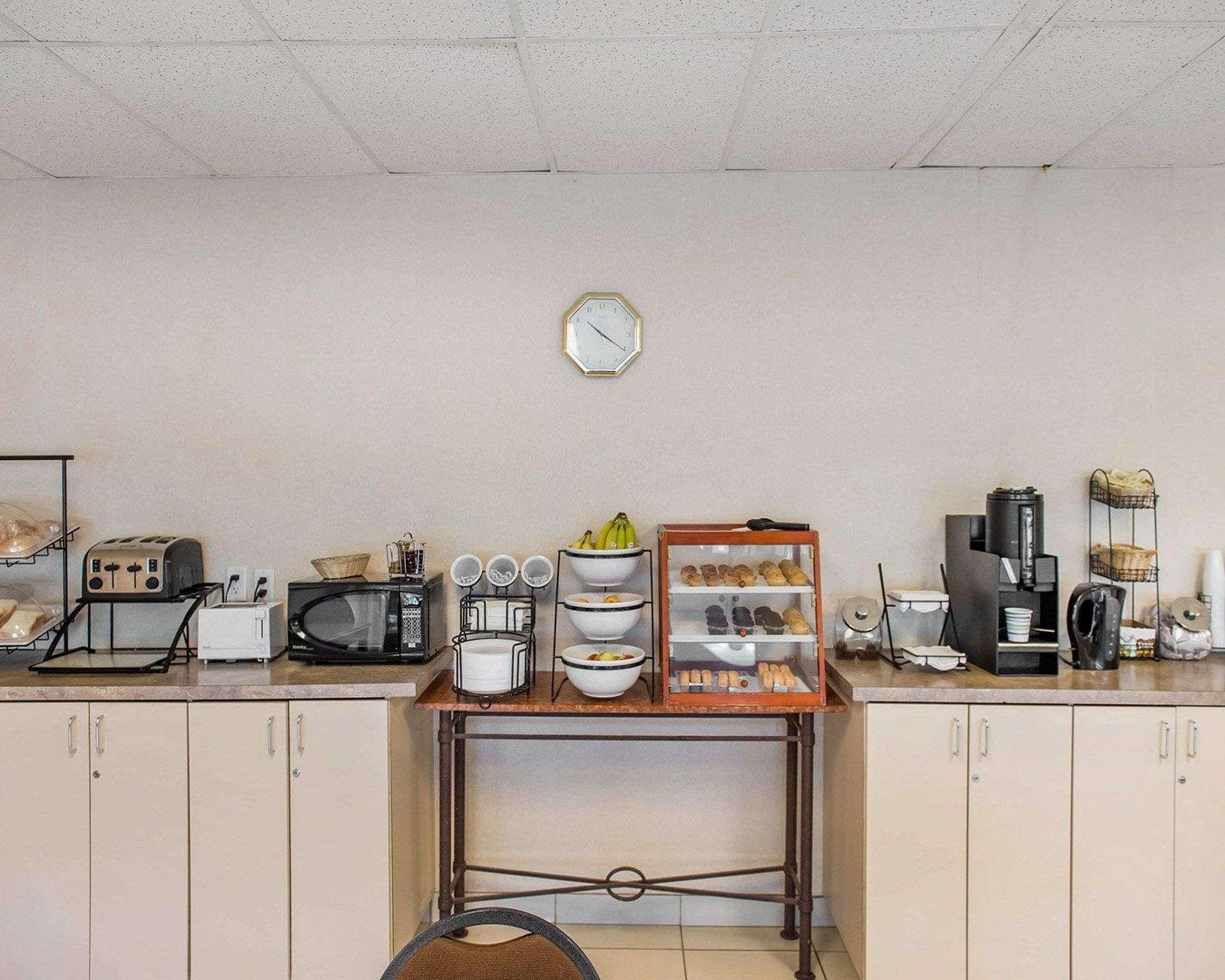 Econo Lodge Smiths Falls Εξωτερικό φωτογραφία