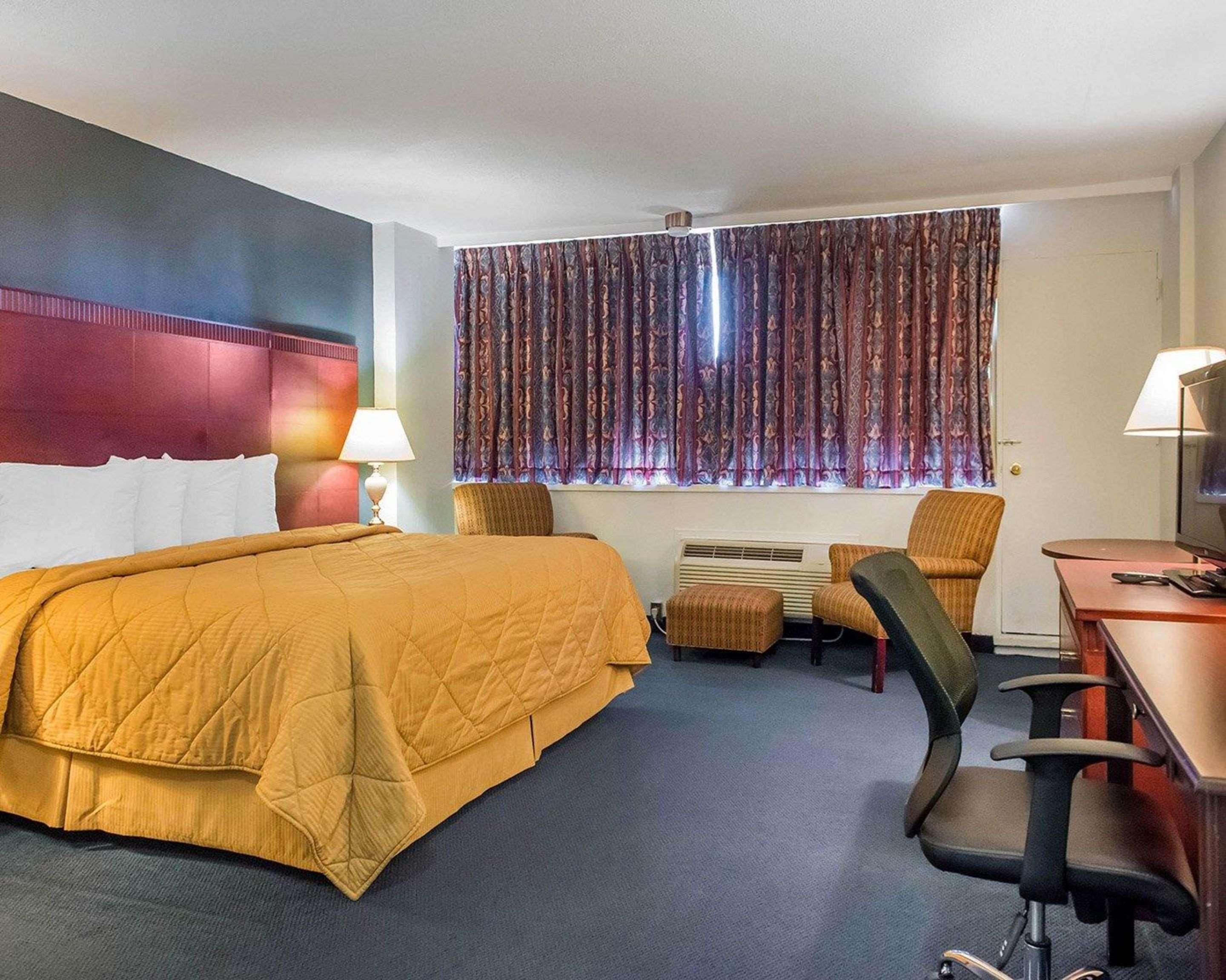 Econo Lodge Smiths Falls Εξωτερικό φωτογραφία