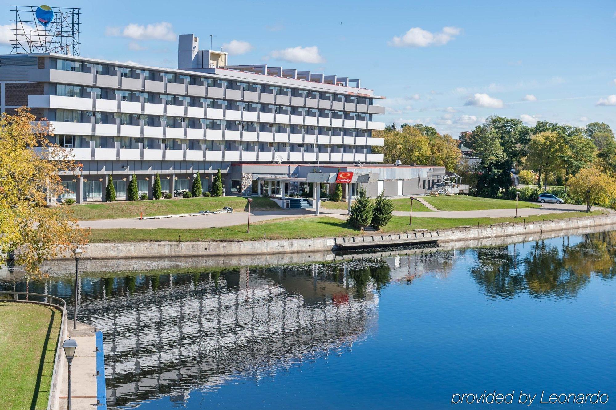 Econo Lodge Smiths Falls Εξωτερικό φωτογραφία