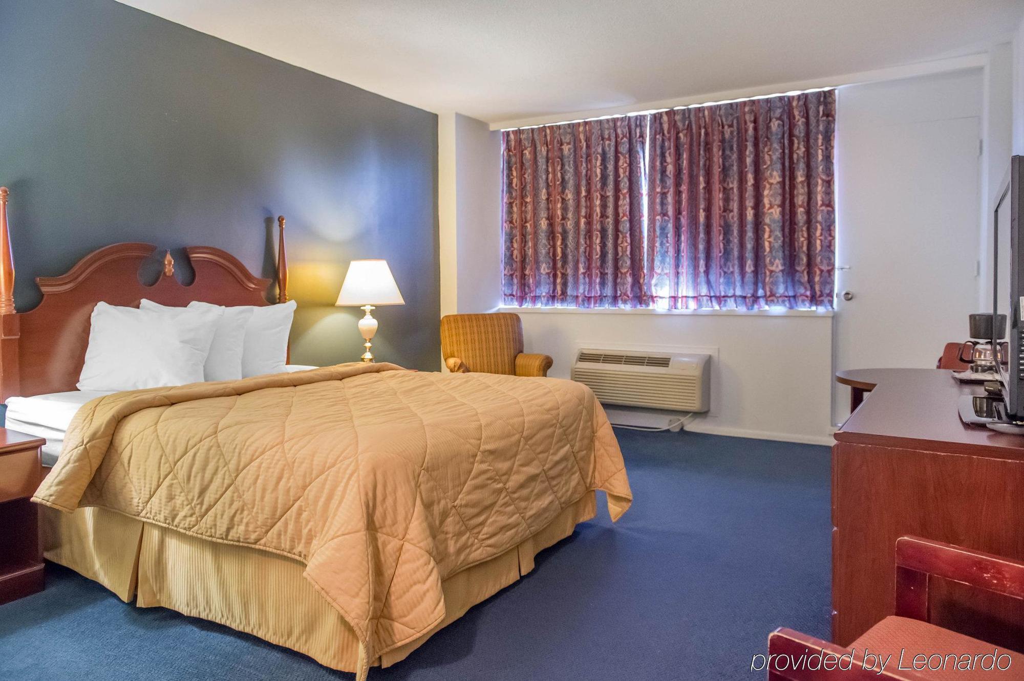 Econo Lodge Smiths Falls Εξωτερικό φωτογραφία