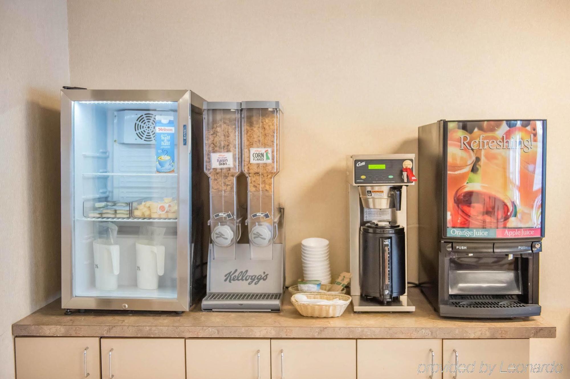 Econo Lodge Smiths Falls Εξωτερικό φωτογραφία