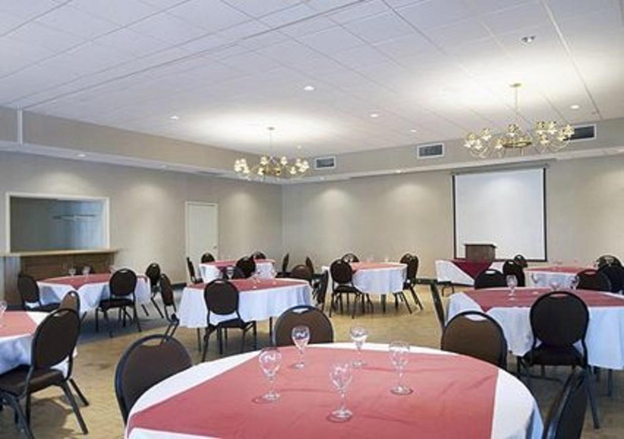 Econo Lodge Smiths Falls Εστιατόριο φωτογραφία